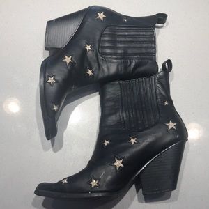 Dolls Kill star booties!